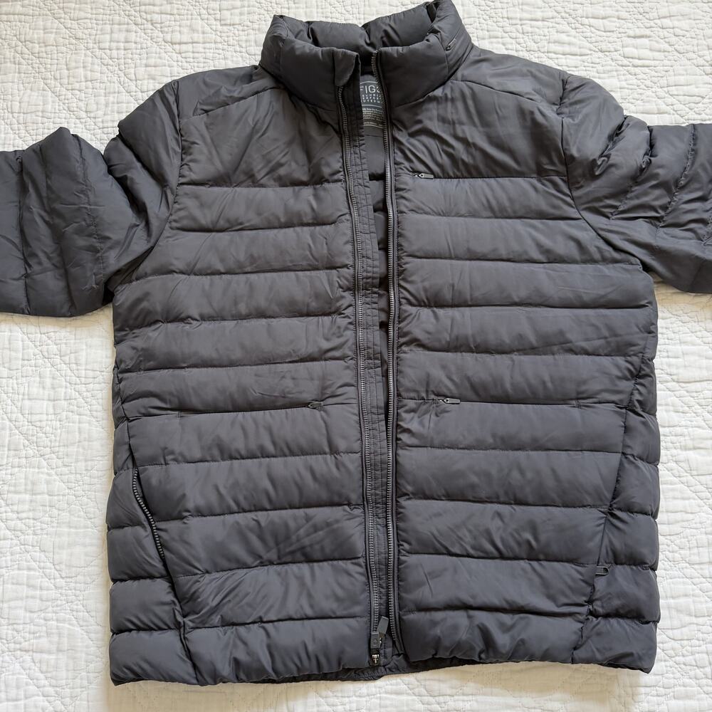 FIGS Technical Performance PrimaLoft Insulated Puffer Jacket Black M